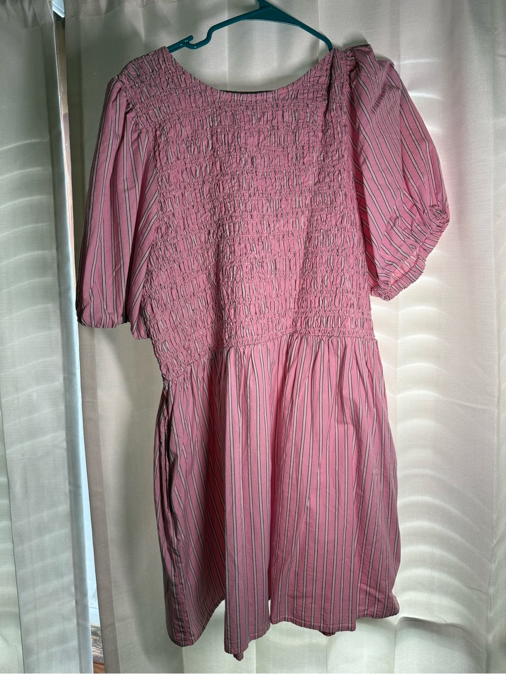 Old Navy Pink Striped Smocked Puff-Sleeve Dress